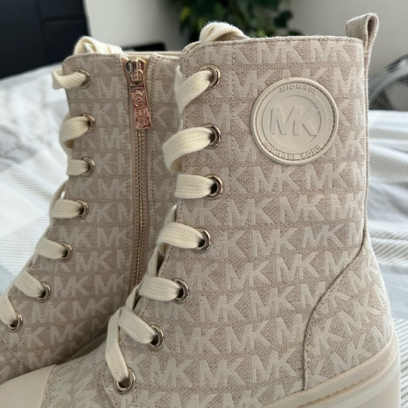 MK laced-up boots - Picture 2 of 3